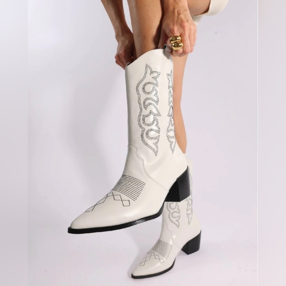 *NWOT Vicson Juana White Cowboy Boots - Picture 1 of 8